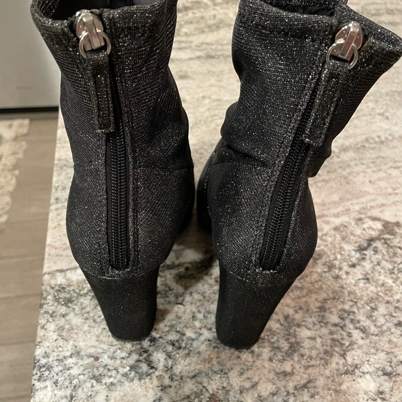 Black glitter Steve Madden stretch booties sz 7m. - Picture 2 of 7